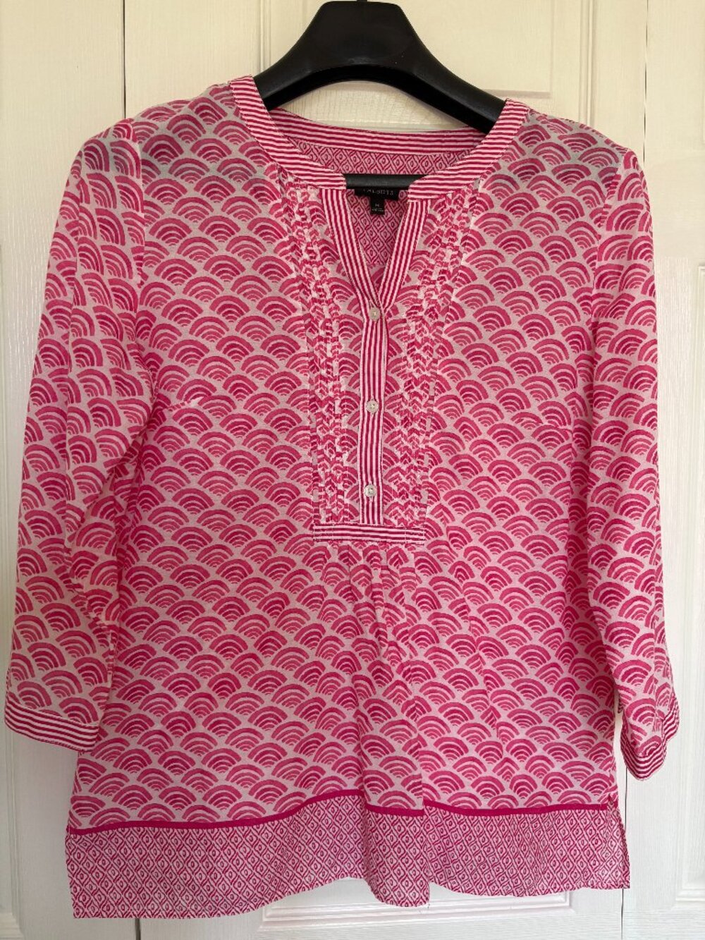 Talbots Pink White Geometric Scallop Henley 3/4 Sleeve Top - Size M